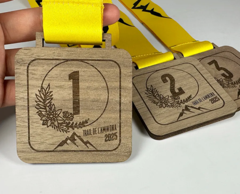 médailles podium en bois